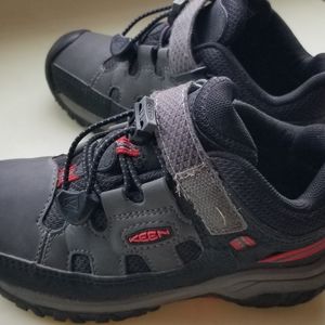 Keen shoes size 10